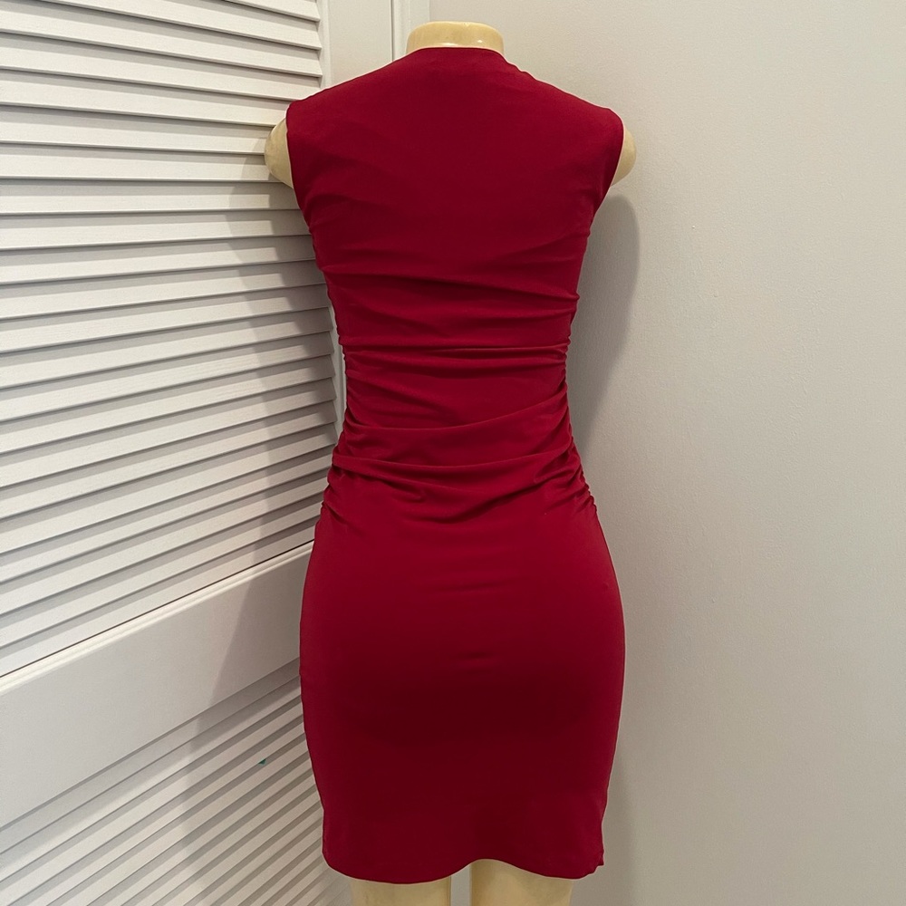 Red dress - Picture 2 of 3